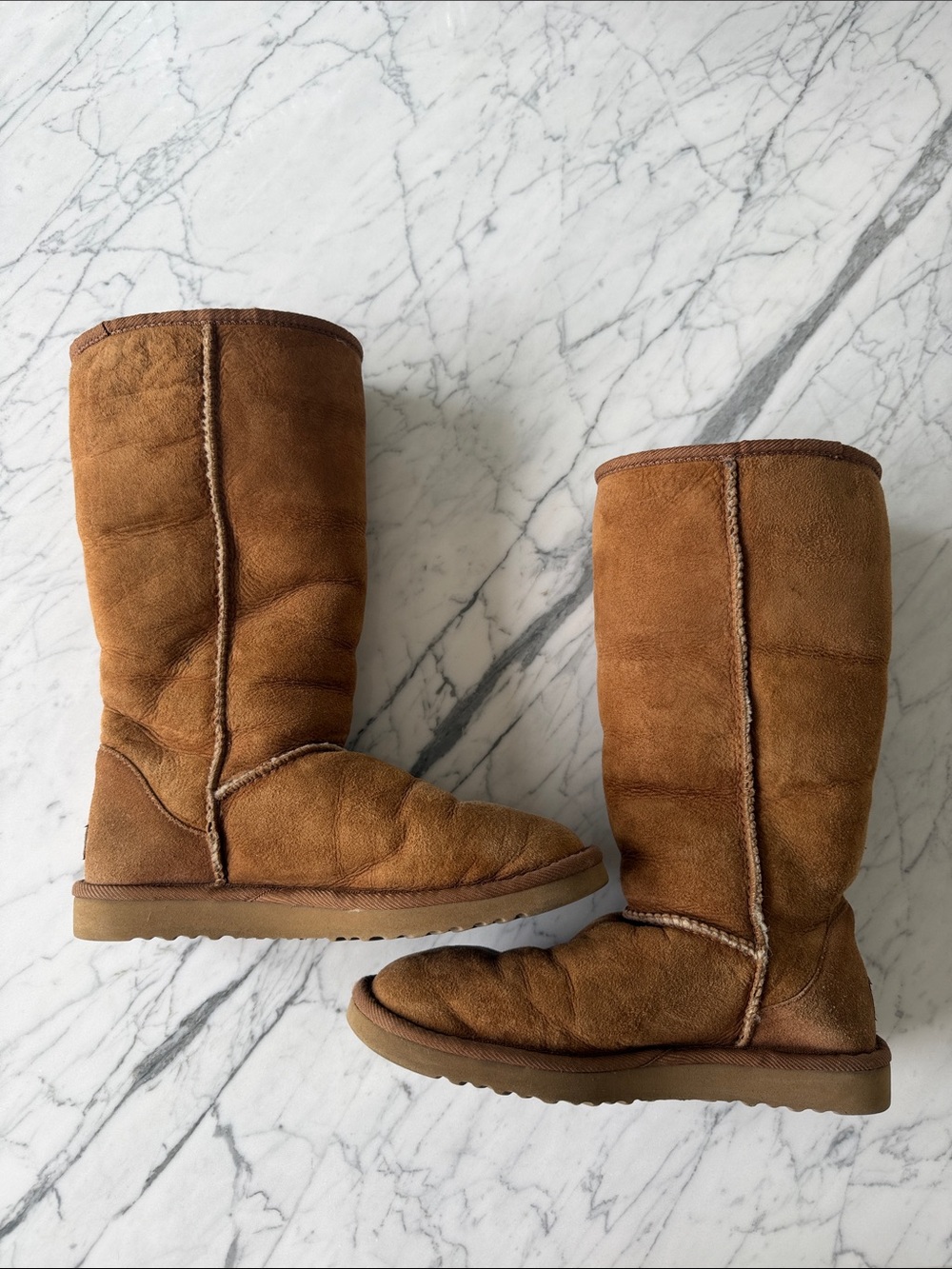 UGG
Classic Tall Boots Chestnut women’s size 8 - Picture 10 of 13